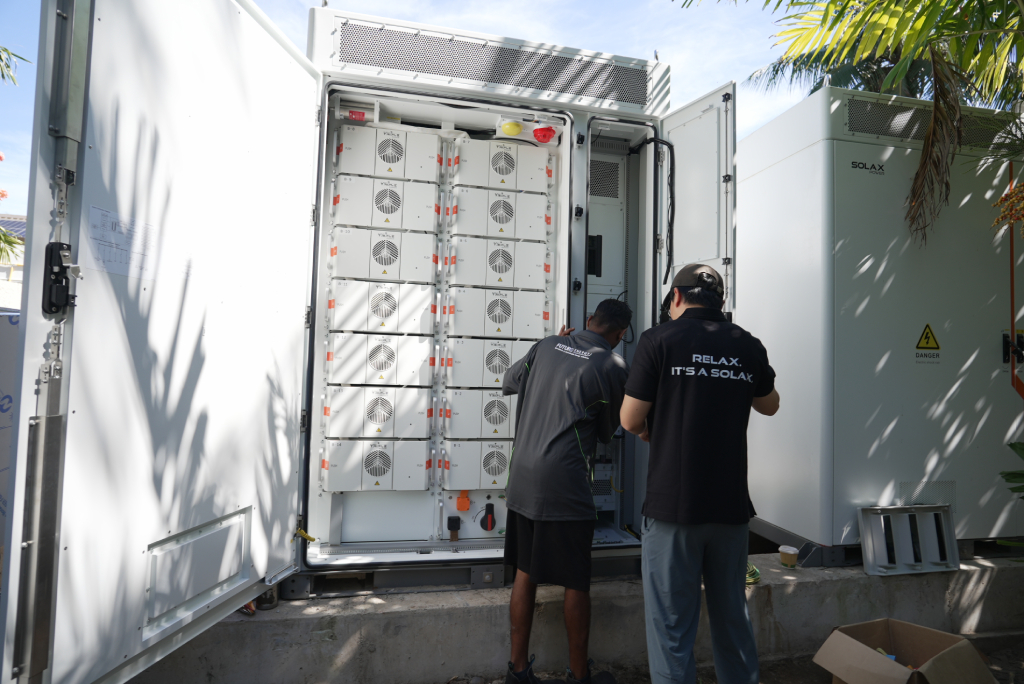Local Fijian electricians trained by SolaX to operate and maintain the AELIO battery system